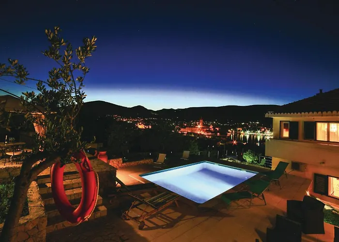 Apartament With Sea View 06 Trogir