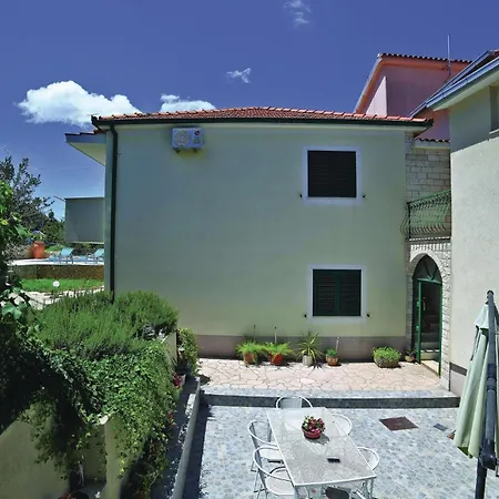 Appartement With Sea View 06 *