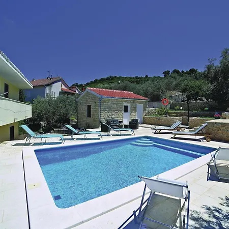 Lägenhet Vacker Med 2 Sovrum I Trogir