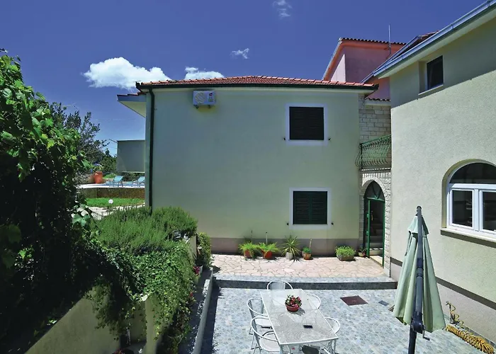 Appartement With Sea View 06 *