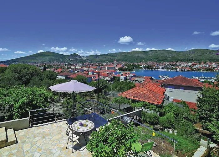 Appartement With Sea View 06 Trogir